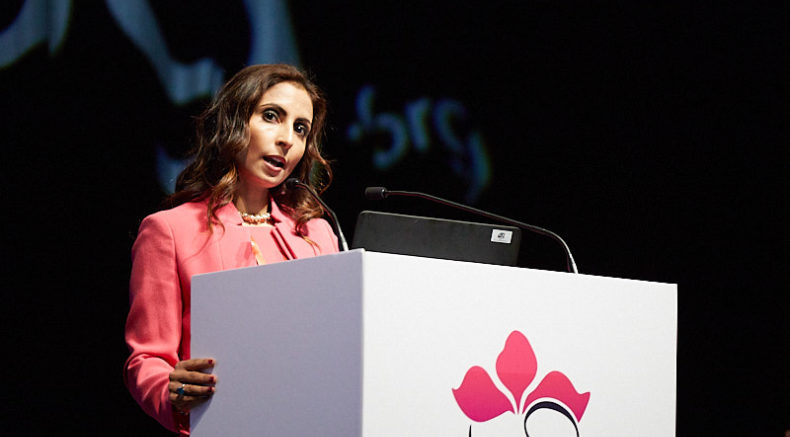 Asma Khalil speaking at Singapore ISUOG2018